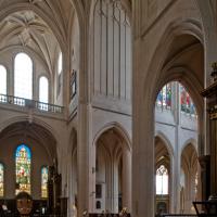 Église Saint-Gervais-Saint-Protais de Paris - Interior, south transept looking northeast into north transept and chevet