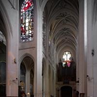 Église Saint-Gervais-Saint-Protais de Paris - Interior, chevet, looking southwest through crossing into nave