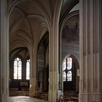 Église Saint-Gervais-Saint-Protais de Paris - Interior, chevet, south ambulatory aisle looking southeast