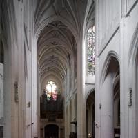 Église Saint-Gervais-Saint-Protais de Paris - Interior, chevet looking northwest through crossing, nave