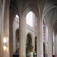 Église Saint-Gervais-Saint-Protais de Paris - Interior, chevet, northeast ambulatory aisle looking southwest