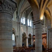 Église Saint-Julien-le-Pauvre de Paris - Interior, south nave aisle looking northeast