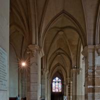 Église Saint-Leu-Saint-Gilles de Paris - Interior, south nave aisle looking west