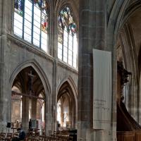 Église Saint-Merri - Interior, north transept looking southwest toward nave and north nave aisle