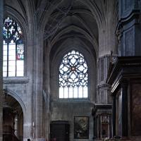 Église Saint-Merri - Interior, south transept looking north, north transept elevation