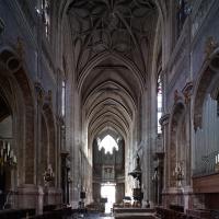 Église Saint-Merri - Interior, chevet looking west through crossing into nave