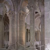 Église Sainte-Foy de Conques - Interior, south chevet and transept gallery looking northwest
