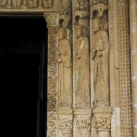Bourges, Cathédrale Saint-Étienne - Exterior nave, south side

South lateral portal, column figures, right side
