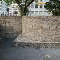 Römische Stadtmauer Köln - South side of wall on Komödienstraße