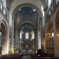 St. Aposteln - Interior: nave and apse