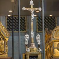 St. Ursula - Detail: Reliquary and crucifix