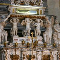 San Pietro di Castello - detail: altar, featuring the remains of St Laurence Giustiniani at center