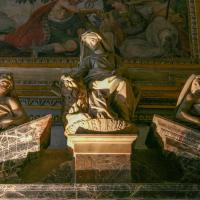 Palazzo Ducale - detail: sculpture, Sala delle Quattro Porte (Room of Four Doors)