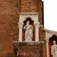 Madonna dell’Orto - detail: main facade, Apostle by Tuscan sculptor(s)