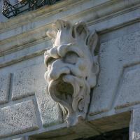Ca’ Pesaro - detail: keystone sculpture
