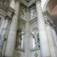 San Giorgio Maggiore - detail: columns, sculpture left of altar
