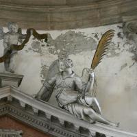San Giorgio Maggiore - detail: sculpture on interior pediment