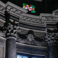 Santa Maria Formosa - detail: column capitals and garland in north choir chapel
