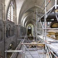 Cathédrale Saint-Étienne de Sens - Interior: choir scaffolding, from triforium, south