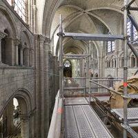 Cathédrale Saint-Étienne de Sens - Interior: choir scaffolding, from triforium, south