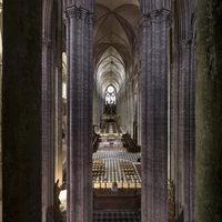 Cathédrale Saint-Étienne de Bourges - Interior: axial, outer triforium level passage