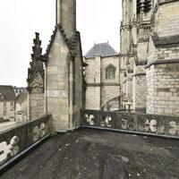 Cathédrale Saint-Étienne de Bourges - Exterior: south porch roof