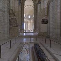 Abbaye de Fontevrault - Interior: nave, gisants (sepulchral sculptures)