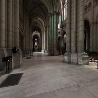 Cathédrale Saint-Jean-Baptiste de Lyon - Interior: north nave aisle