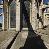 Collégiale Notre-Dame de Mantes-la-Jolie - Exterior: ambulatory roof, flying buttresses