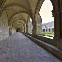 Abbaye de Royaumont - Interior: cloister