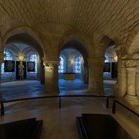 Basilique de Saint-Denis - Interior: crypt, central space