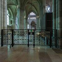 Basilique de Saint-Denis - Interior: north nave aisle
