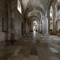 Église Sainte-Marie-Madeleine de Vézelay - Interior: north nave aisle