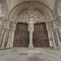 Église Sainte-Marie-Madeleine de Vézelay - Interior: narthex, center portal