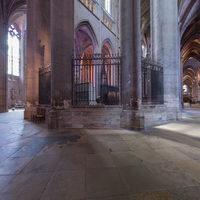 Cathédrale Notre-Dame de Rodez - Interior: chevet, north ambulatory, radiating chapel