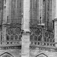 Cathédrale Saint-Pierre de Beauvais - Exterior, upper hemicycle, triforium