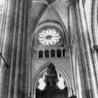 Cathédrale Saint-Pierre de Beauvais - Interior, north transept, east aisle, terminal bay