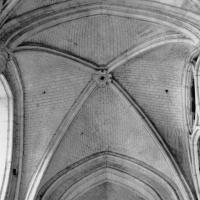 Cathédrale Saint-Pierre de Beauvais - Interior, north transept, east aisle, vaults