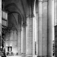 Cathédrale Saint-Pierre de Beauvais - Interior, north choir aisles, outer aisle, general view to the east
