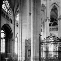 Cathédrale Saint-Pierre de Beauvais - Interior, ambulatory, general view