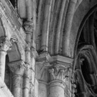 Cathédrale Saint-Pierre de Beauvais - Interior, ambulatory, detail of capital of transverse arch