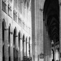 Cathédrale Saint-Pierre de Beauvais - Interior, choir central vessel, north side
