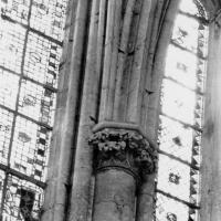 Cathédrale Saint-Pierre de Beauvais - Interior, choir, central vessel, upper level capital