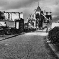 Cathédrale Saint-Pierre de Beauvais - Exterior, La rue de la Manufacture in November 1940, chevet