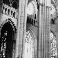 Cathédrale Saint-Pierre de Beauvais - Interior, south transept, east aisle, terminal bay