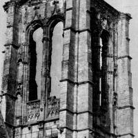 Église Saint-Mathurin de Larchant - Exterior, ruins of tower