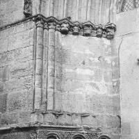 Collégiale de Mont-Notre-Dame - Exterior, western frontispiece, central portal, north jamb detail