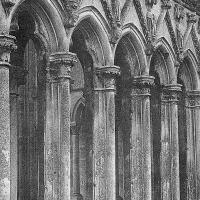 Église Saint-Jean-des-Vignes de Soissons - Exterior, western frontispiece, triforium detail