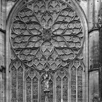 Cathédrale Saint-Étienne de Sens - Exterior, south transept rose window