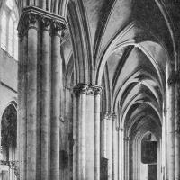 Église Notre-Dame de Villeneuve-sur-Yonne - Interior, north nave aisle looking west